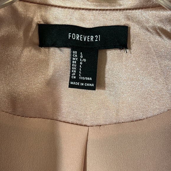 NWOT Blush Satin Contrast Piped Blazer Size Large - Picture 7 of 7